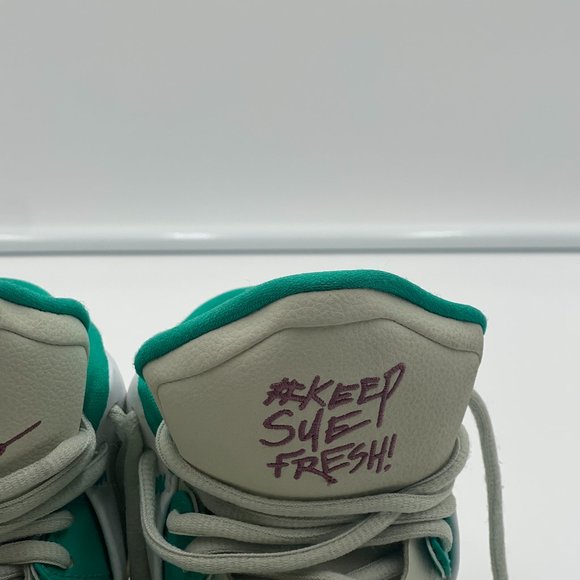 Size 7Y Nike Kyrie Infinity "Sue Bird" Basketball Shoes Golden Tribute - Picture 3 of 9